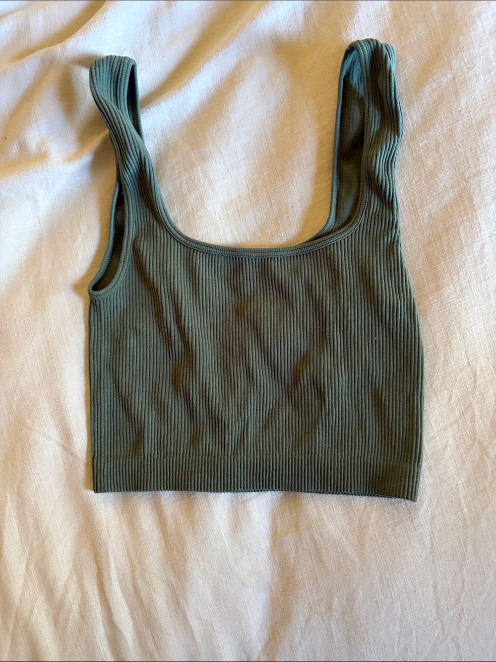 Women’s green ribbed cropped tank